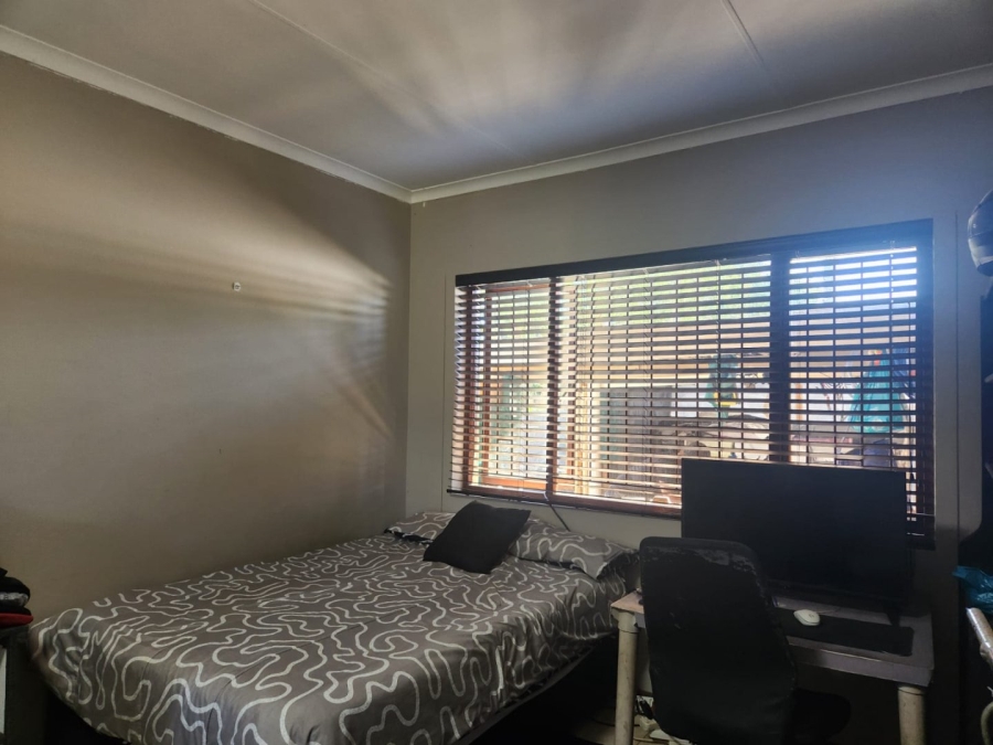 4 Bedroom Property for Sale in Groeneweide Park Western Cape